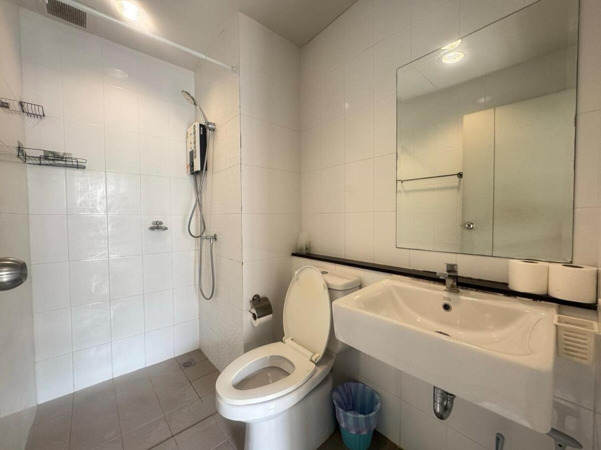 Unio Sukhumvit 72 Boutique Condo Ban Khlong Samrong Bagian luar foto